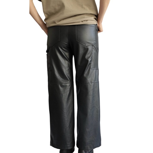 SALE 🔻 Zara Black Faux Leather Straight Leg Fleece Lined Cargo Pants - Picture 4 of 13